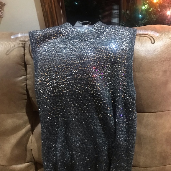 INVESTMENTS LADIES SEQUIN DARK SILVER SLEEVELESS TOP SIZE L - Picture 2 of 7
